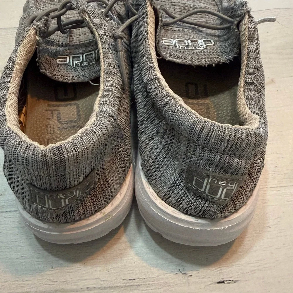 Hey Dude kids grey slip on shoes is youth 3 ladies‎ 4